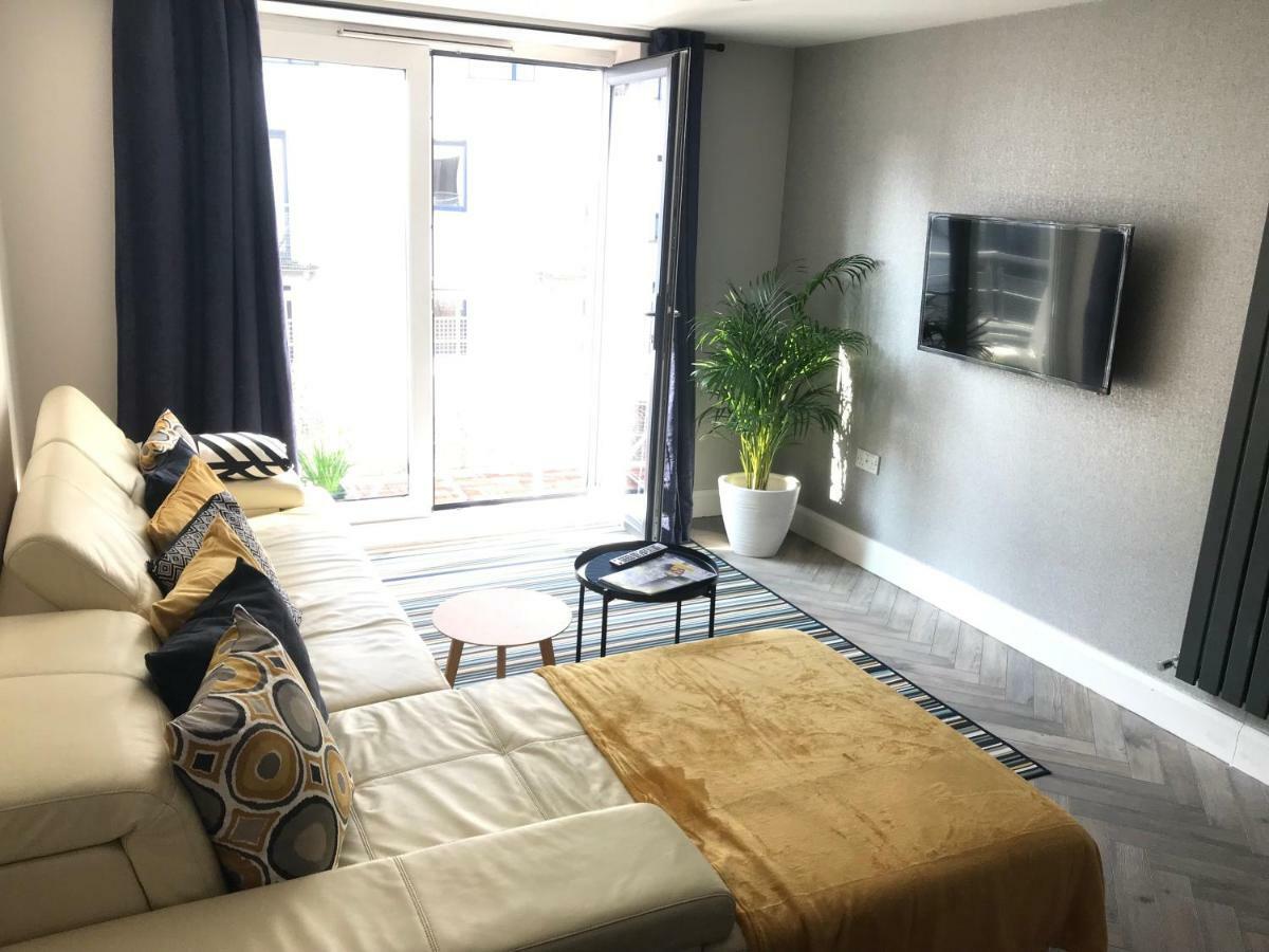 Queens Quarter Holiday Homes (Adults Only) Belfast Dış mekan fotoğraf
